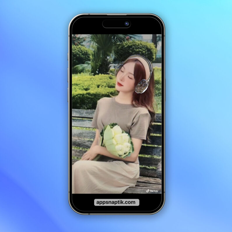 How to take photos on TikTok with iPhone's Live Photo